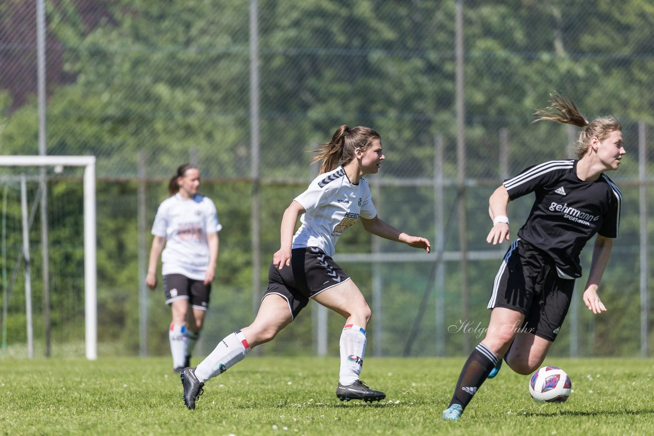 Bild 232 - F SV Henstedt Ulzburg - SV Fortuna Boesdorf : Ergebnis: 3:1